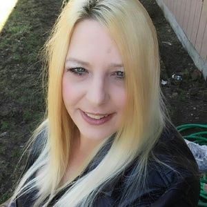 Meet your Posher, Dana