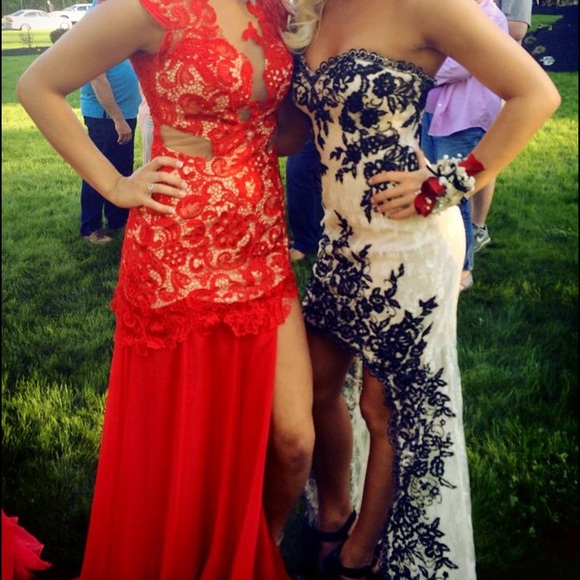 Prom dress - Picture 2 of 3