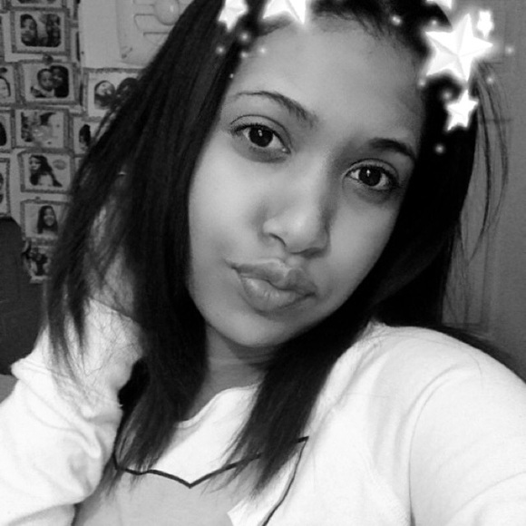 Meet your Posher, Madi - Picture 2 of 2