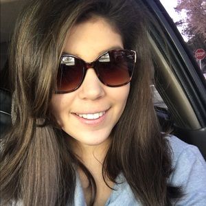 Meet your Posher, Kylie