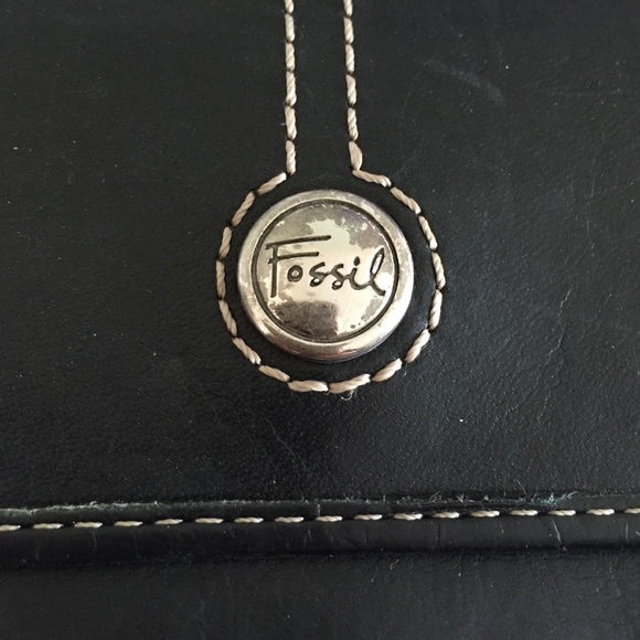 SOLD--Fossil Flap Clutch Wallet - Picture 2 of 4