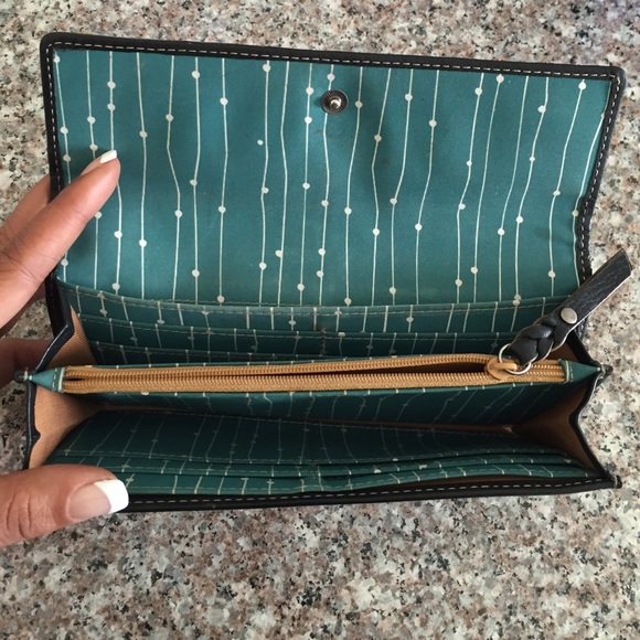 SOLD--Fossil Flap Clutch Wallet - Picture 3 of 4
