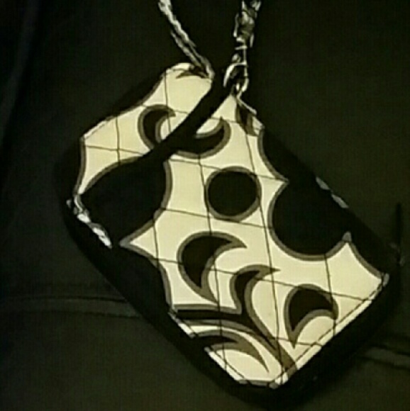 Vera Bradley Handbags - Vera Bradley Wristlet