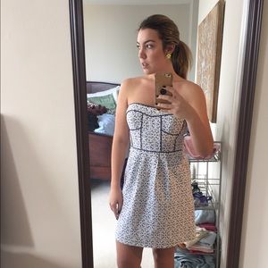 🌸 Eyelet white and navy sundress 🌸