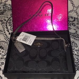 COACH F64643 Signature Corner Zip Wristlet