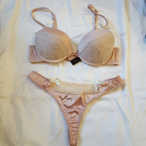 Bra and pantie set