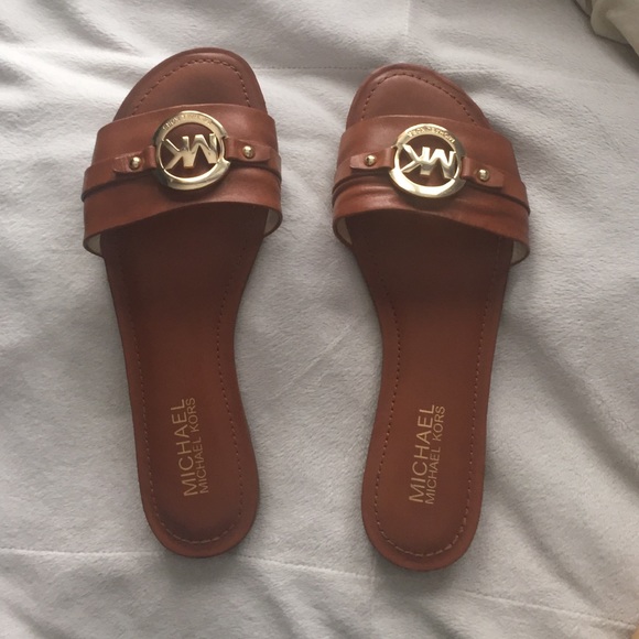 Michael Kors sandal/flats
