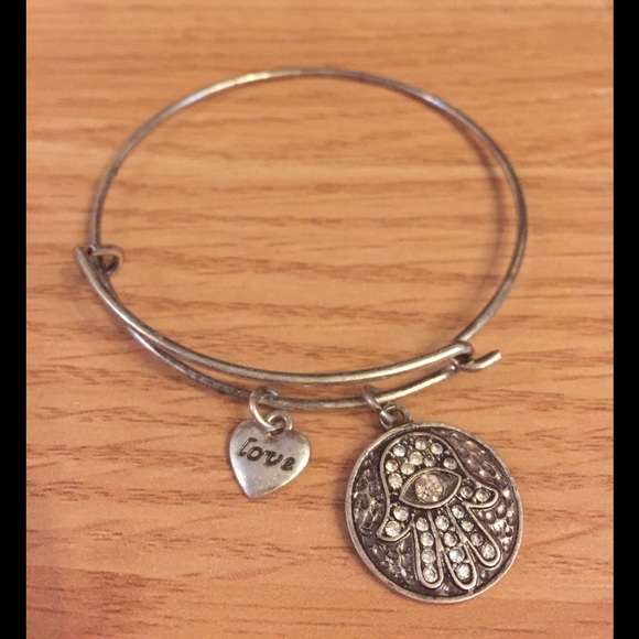 Hamsa Silver handprint bracelet - Picture 1 of 3