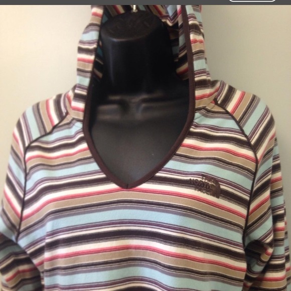 NORTHFACE Hoodie Size Large cute love this shirt