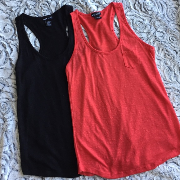 ❌SOLD❌ 2 for 1! Pocketed Basic Tank