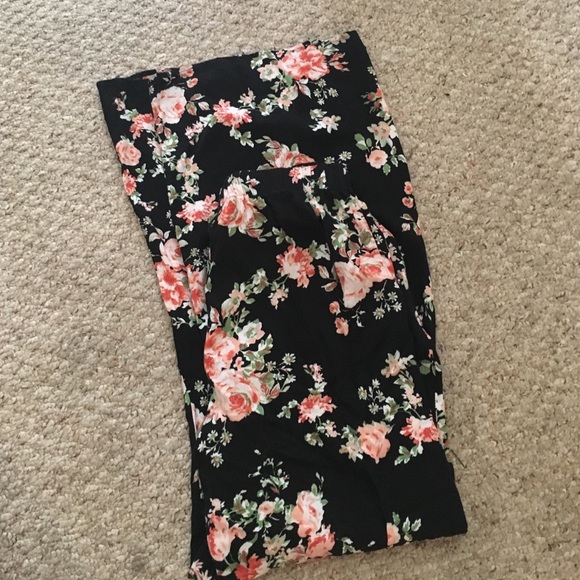 Cute flower pants! Super comfortable