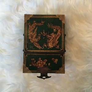 Beautiful antique jewelry box