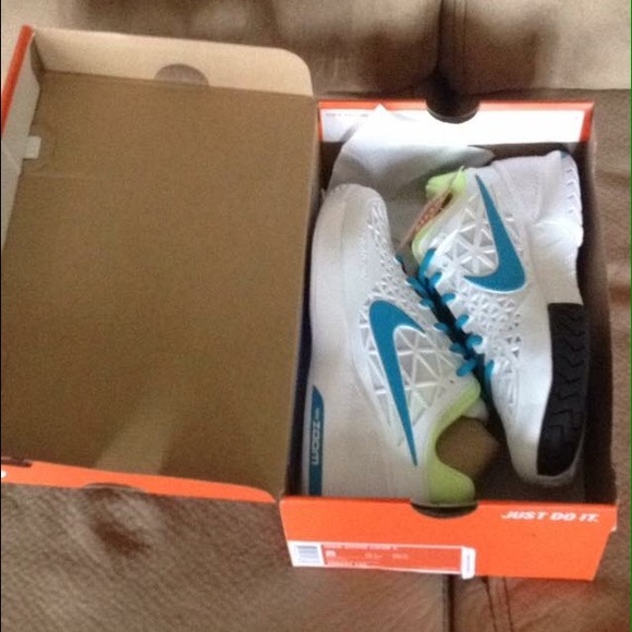NIBWT Nike Zoom Cage 2 Dragons