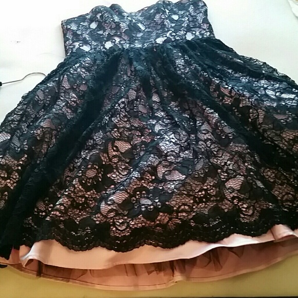 Party dress - Picture 1 of 1