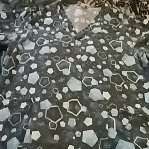 Best medical wear scrub top