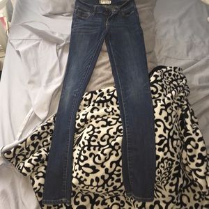 Skinny denim jeans