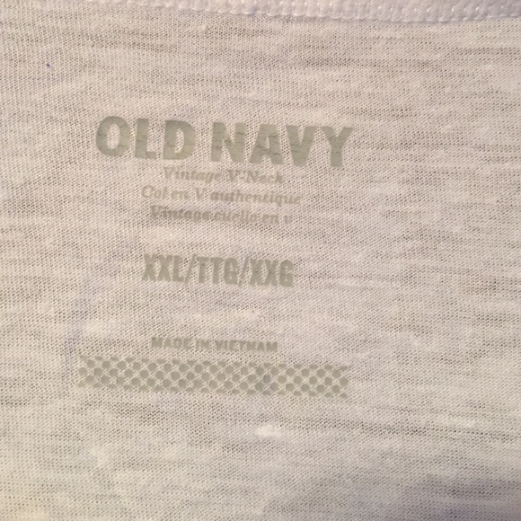 Whit vneck - Picture 2 of 2