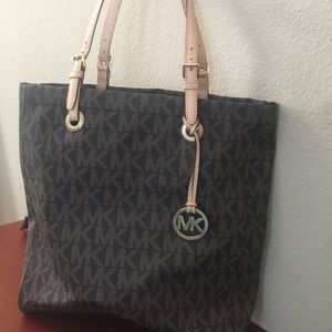Brand New without tags authentic Michael Kors tote