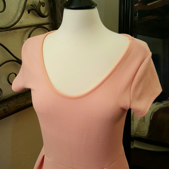 ☺SOLD☺BNWOT... Coral colored lace trimmed dress. - Picture 2 of 4