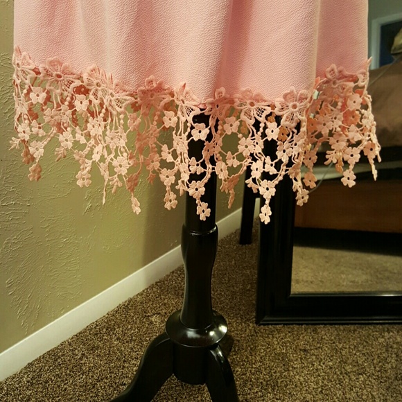 ☺SOLD☺BNWOT... Coral colored lace trimmed dress. - Picture 3 of 4
