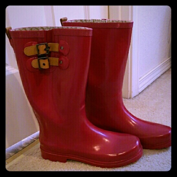 chookA red Rain Boots