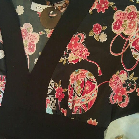 Flattering, Asian inspired, kimono dress - Picture 2 of 4