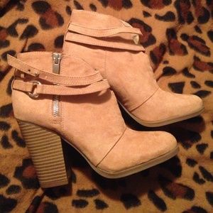 ******SOLD******  Suede Just Fab Tan Ankle Boots