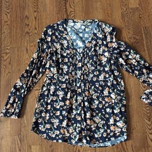 LC Lauren Conrad navy and floral blouse