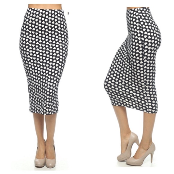 Dresses & Skirts - Heart skirt ONLY SIZE SMALL LEFT