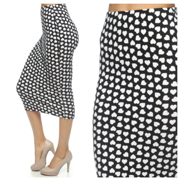 Heart skirt ONLY SIZE SMALL LEFT - Picture 3 of 3