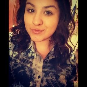 Meet your Posher, Monique