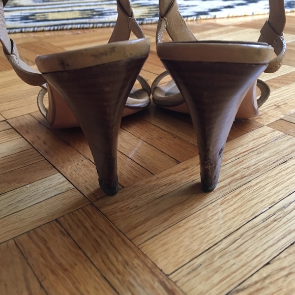 Prada beige heels - Picture 3 of 3