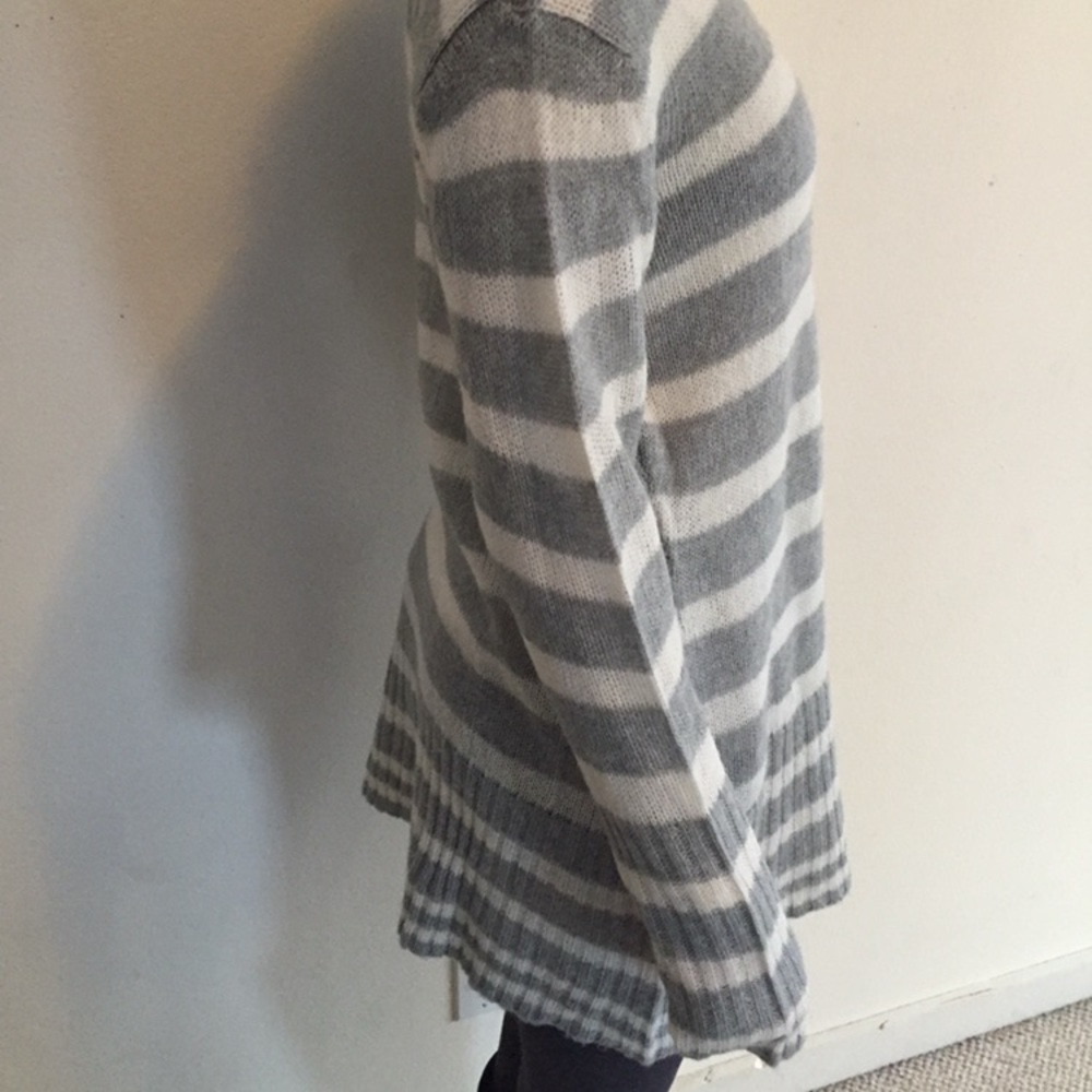 Cute Sweater❄️ - Picture 5 of 8
