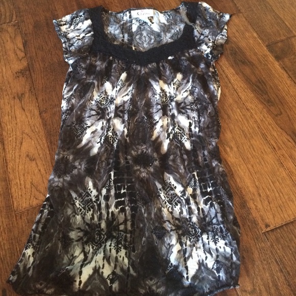 Short sleeve dress shirt