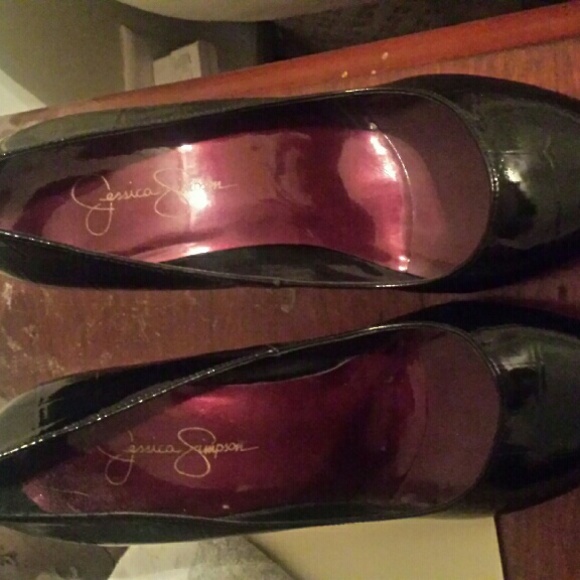 Jessica Simpson size 8.5 heels