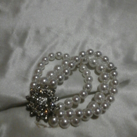 Bracelet - Picture 1 of 2