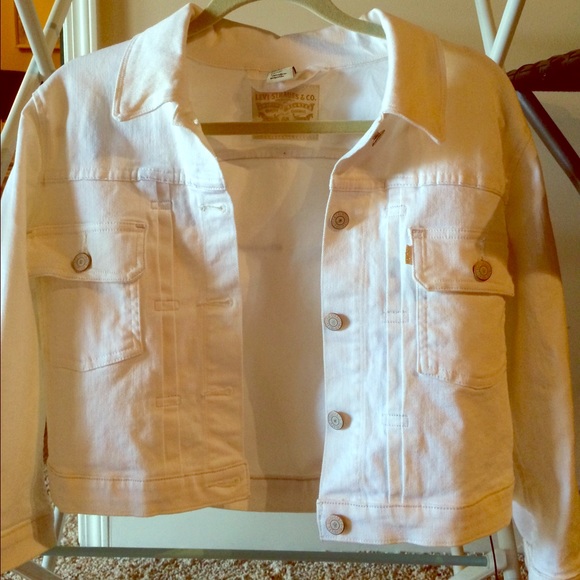 Levi & Strauss - cropped white jean jacket