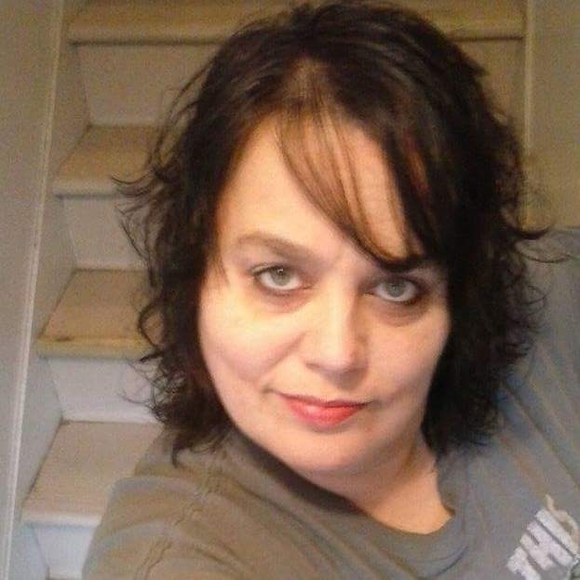 Meet your Posher, Angela - Picture 1 of 1