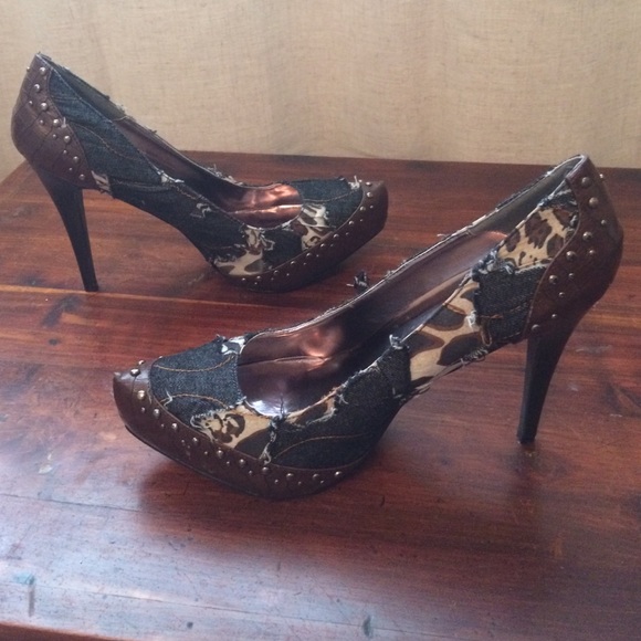 Unique Pumps - Picture 2 of 4