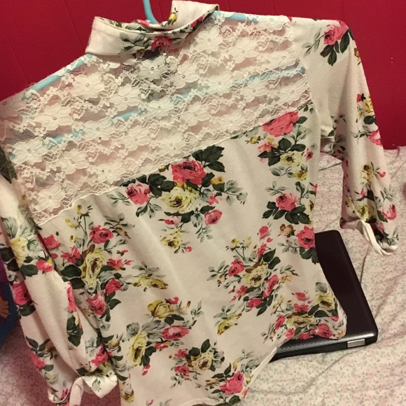 New flower shirt - Picture 2 of 2