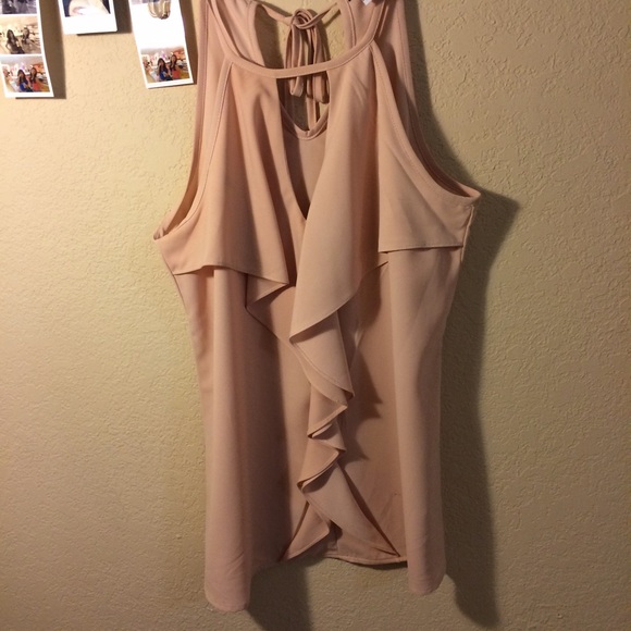 Halter top 😍 - Picture 2 of 4