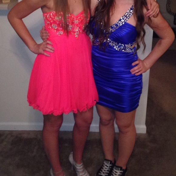 Dress - Picture 1 of 6