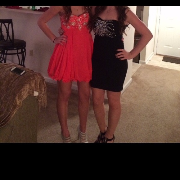 Dress - Picture 2 of 6