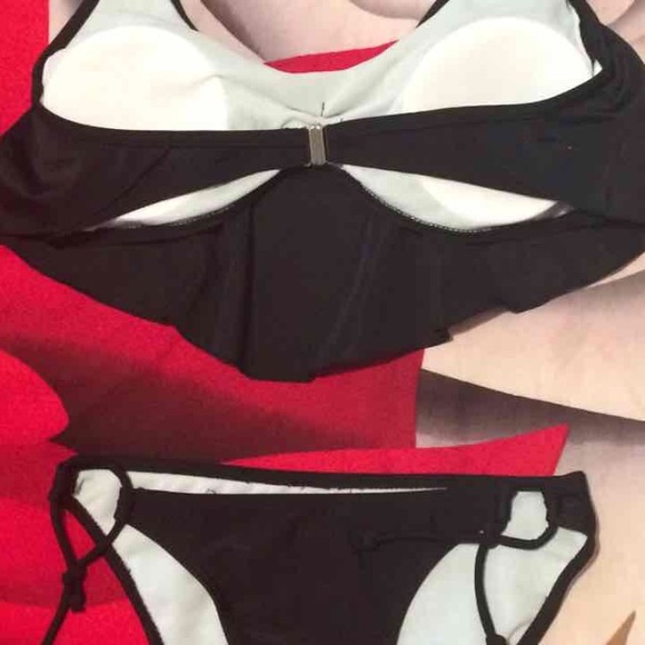 Bikini - Picture 4 of 4