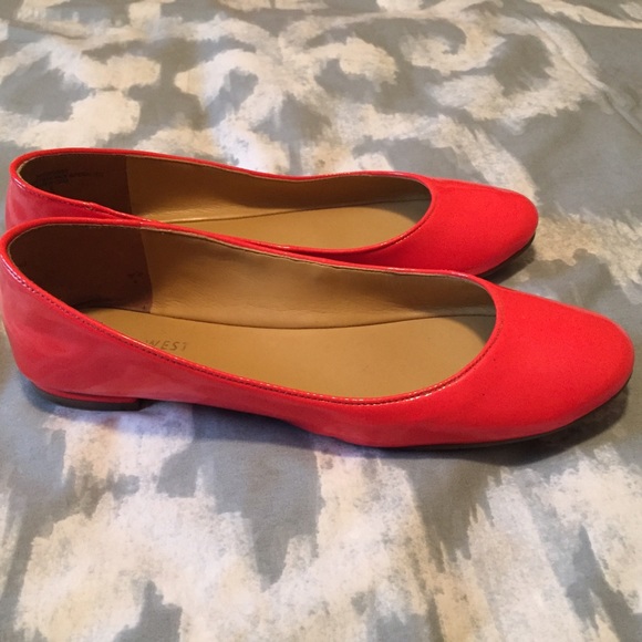 Nine West Bright Orange Patent leather flats!