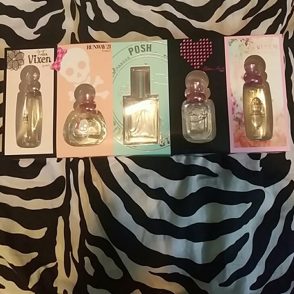 Box of five perfumes from rue 21