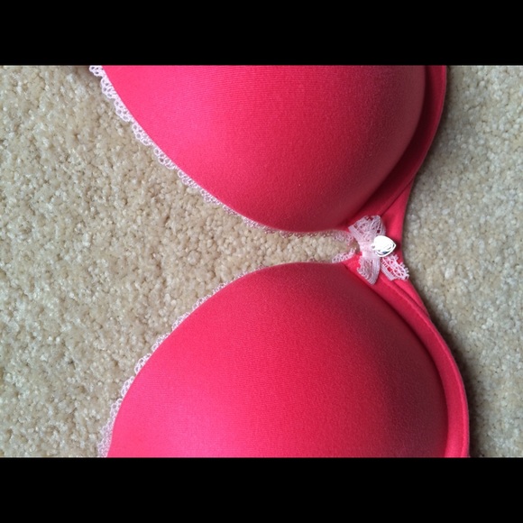 Victoria's Secret bra - Picture 2 of 4