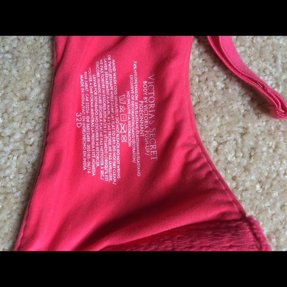 Victoria's Secret bra - Picture 4 of 4