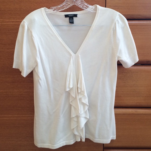 ✨ ALFANI Ruffled Top ✨