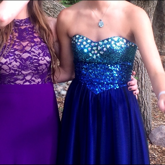 Prom dress - Picture 2 of 3